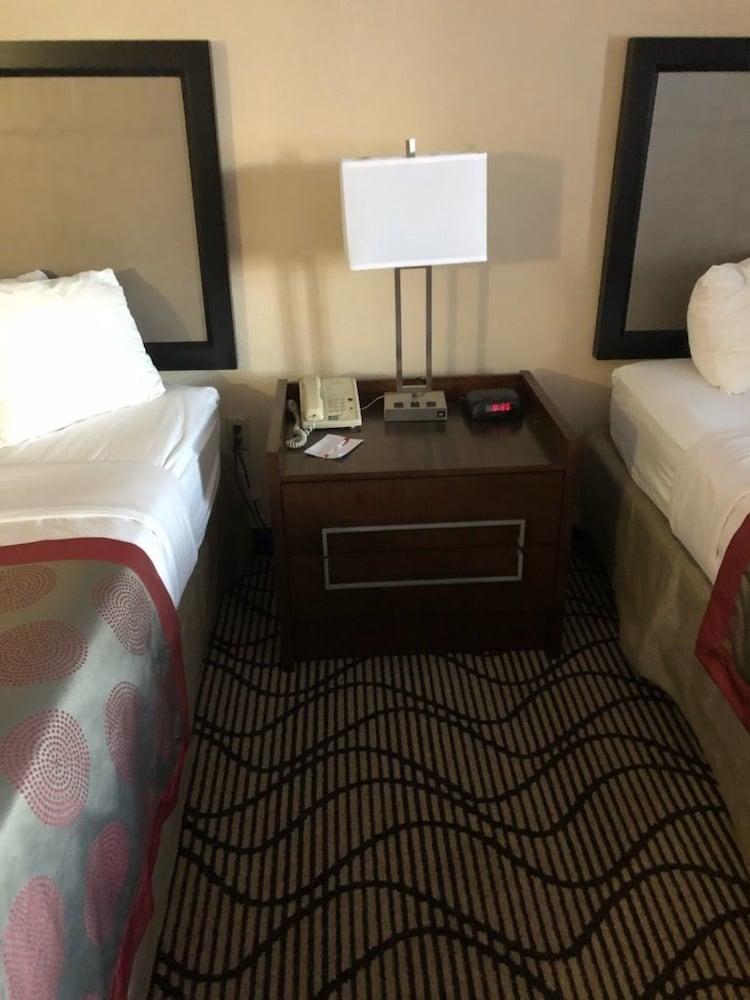 Holiday Inn Indianapolis - Airport Area N By Ihg Eksteriør bilde