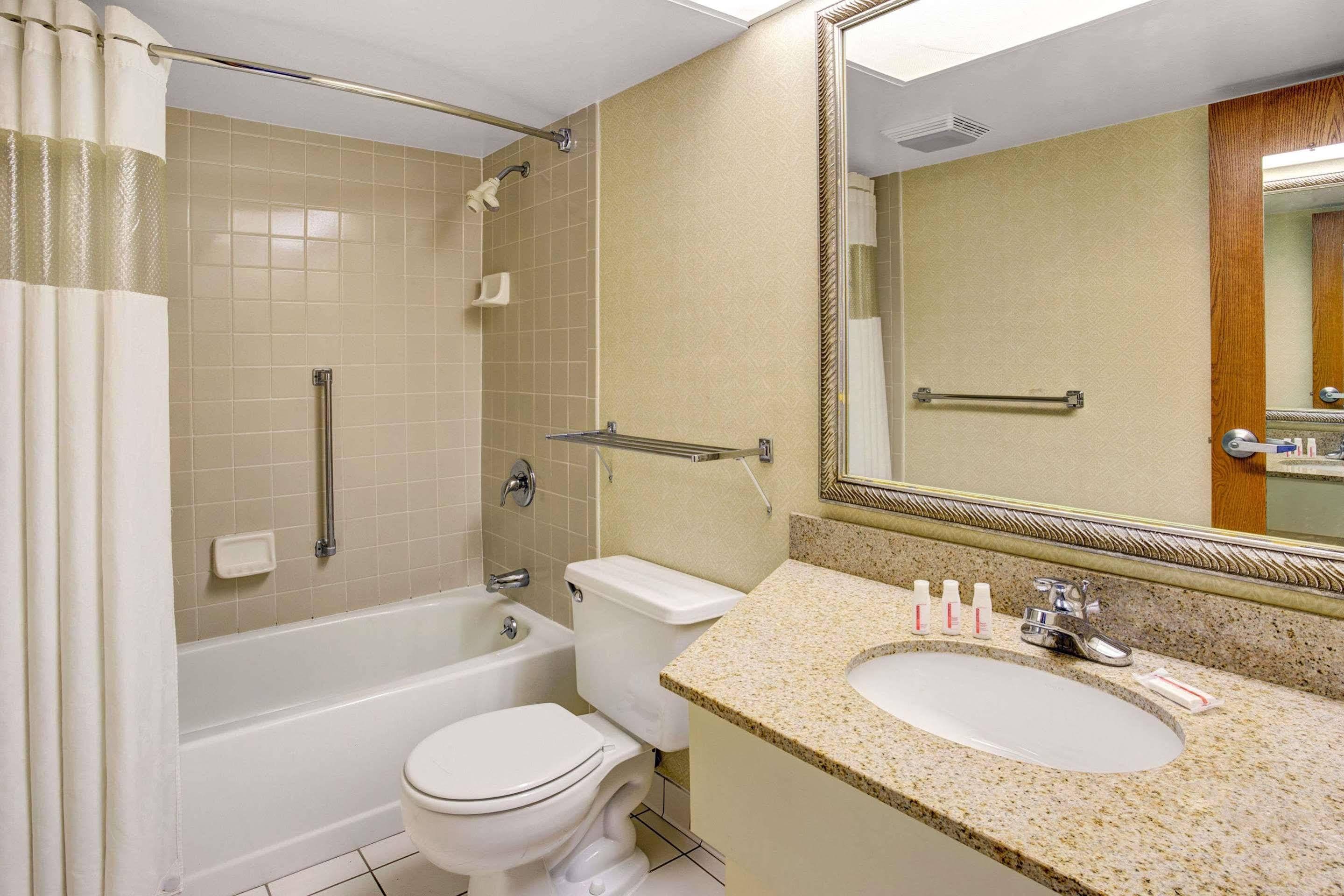 Holiday Inn Indianapolis - Airport Area N By Ihg Eksteriør bilde