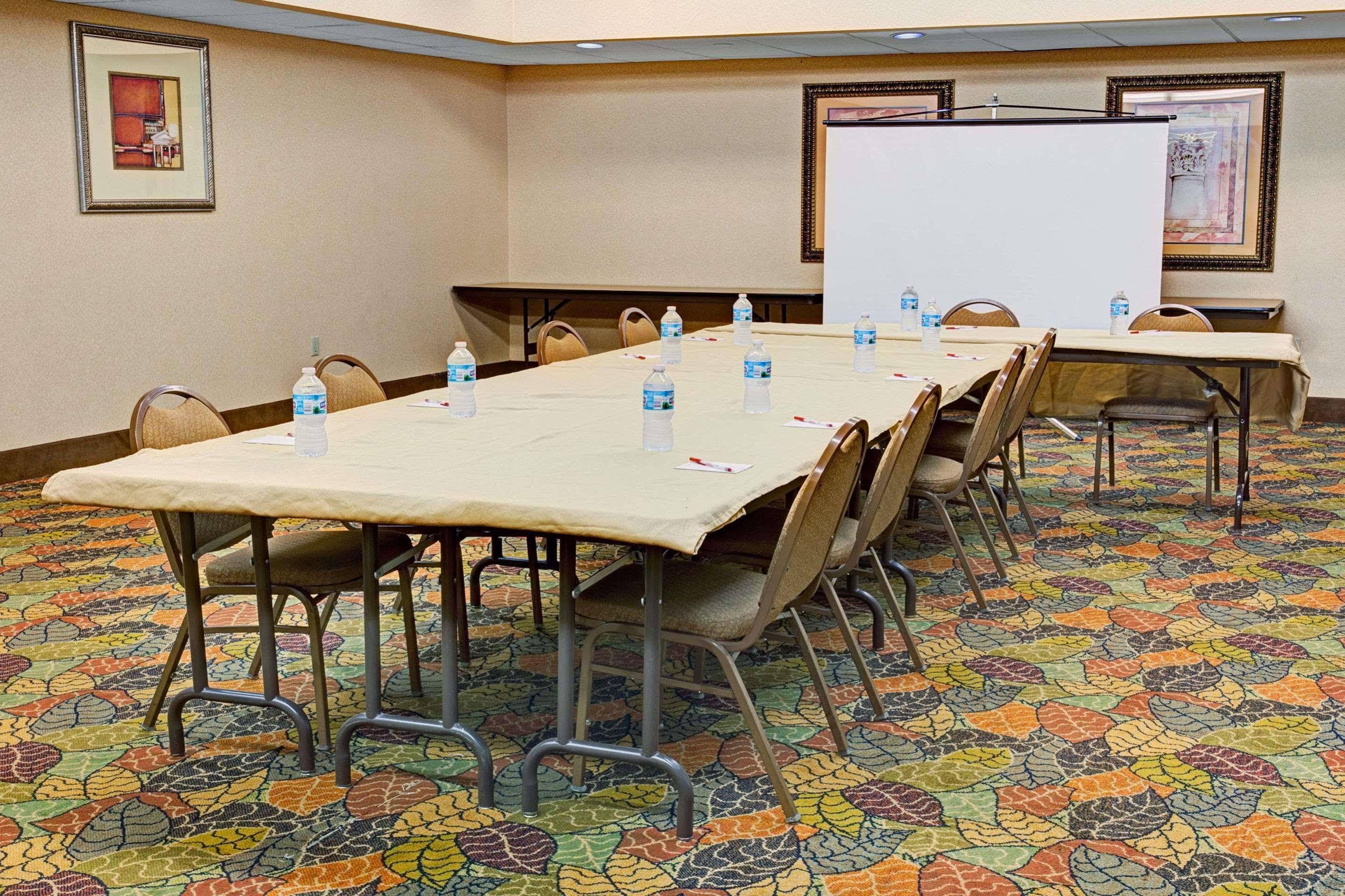 Holiday Inn Indianapolis - Airport Area N By Ihg Eksteriør bilde